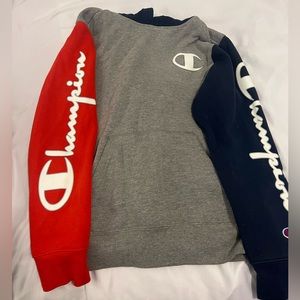 Boys Champion Hoodie 🩶❤️💙